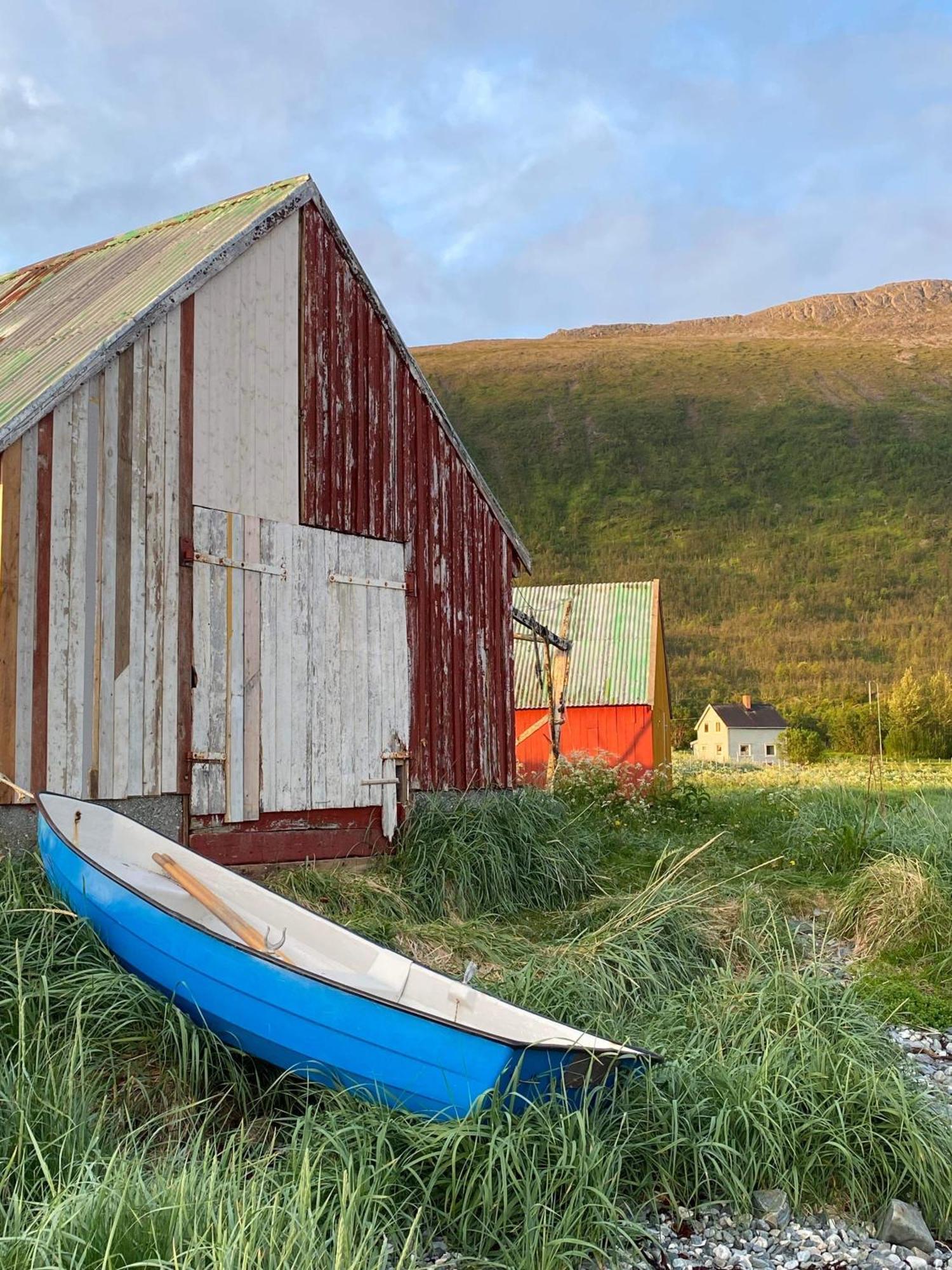 Hos Laura & Valdemar Villa Nord-Lenangen Bagian luar foto