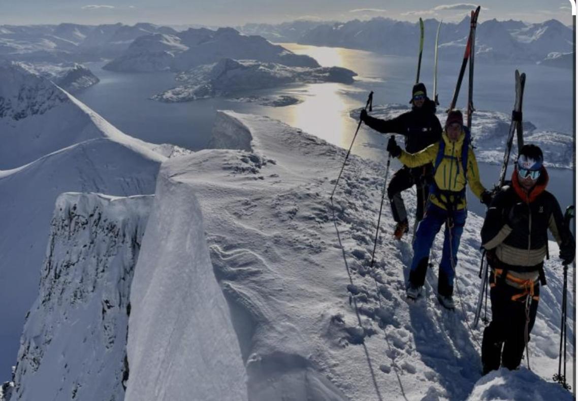 Hos Laura & Valdemar Villa Nord-Lenangen Bagian luar foto